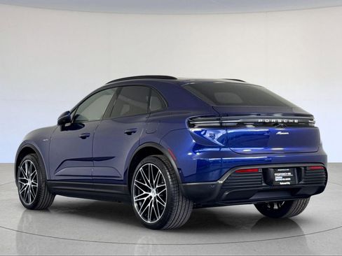Certified 2025 Porsche Macan Electric image 3