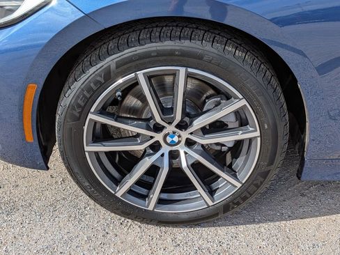 Used 2022 BMW 330i Sedan w/ Driving Assistance Package image 11