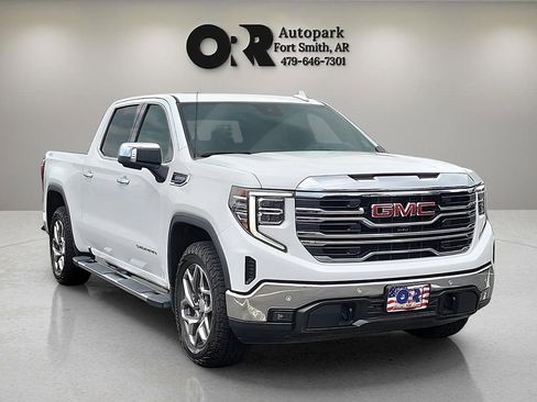 Used 2022 GMC Sierra 1500 SLT AWD/4WD image 1