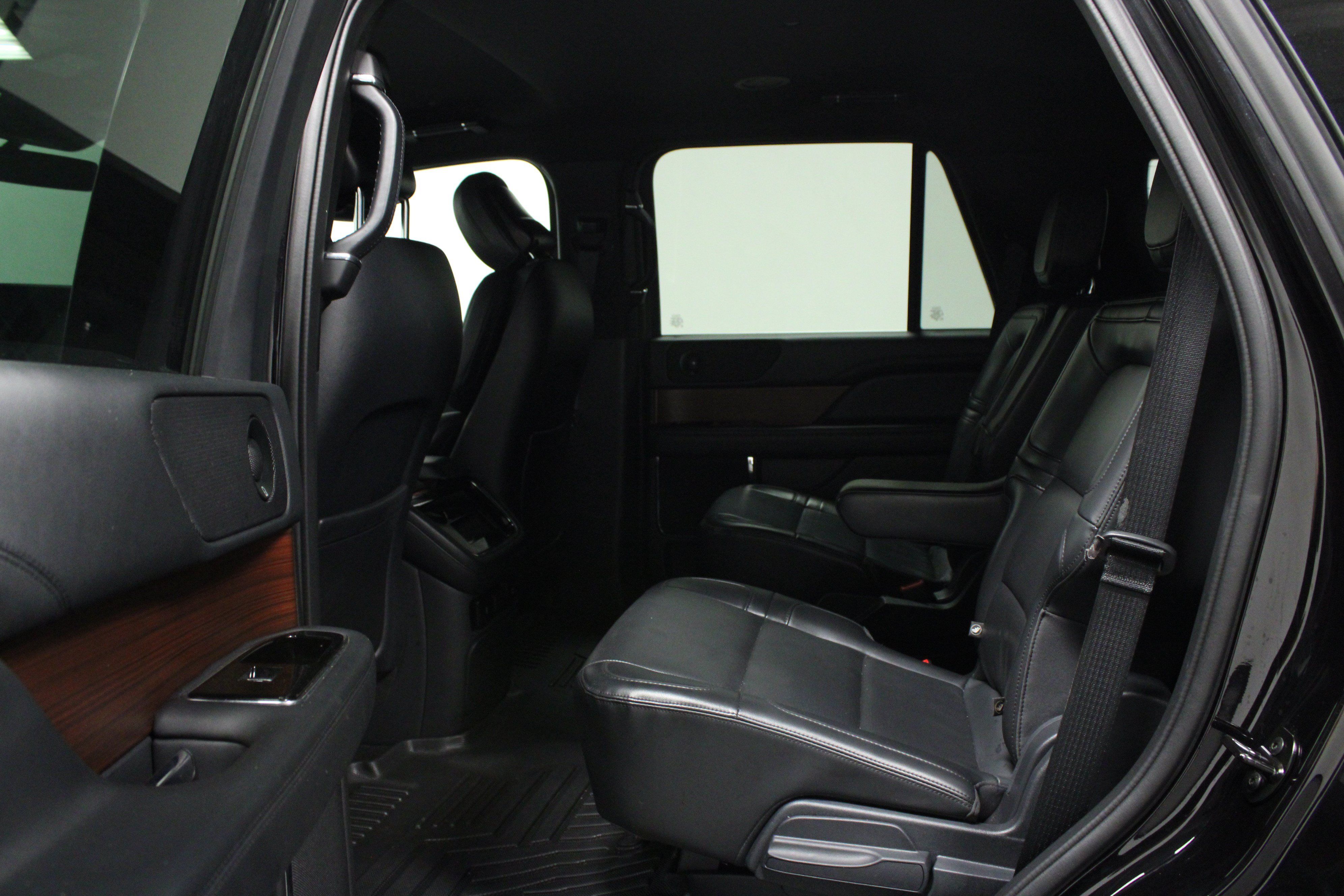 Used 2023 Lincoln Navigator 2WD image 13