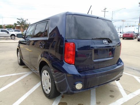Used 2008 Scion xB FWD image 3