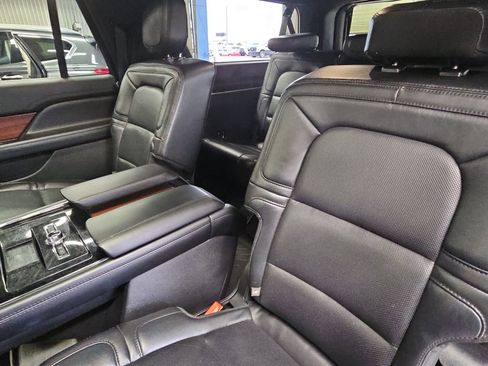 Used 2020 Lincoln Navigator L Reserve w/ Luxury Package AWD/4WD image 13