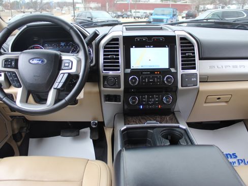 Used 2017 Ford F250 Lariat w/ Chrome Package image 23