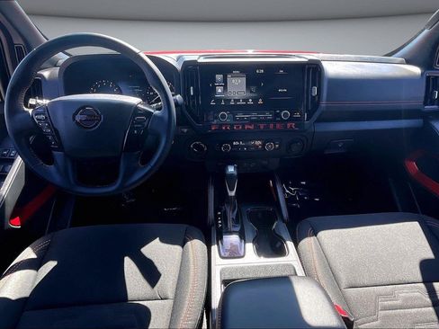 Used 2025 Nissan Frontier PRO-4X AWD/4WD image 9
