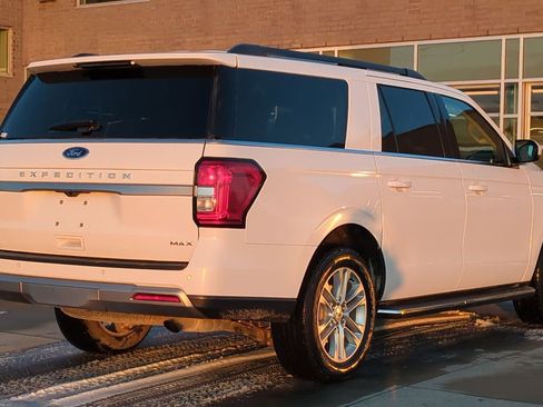 Used 2022 Ford Expedition Max XLT image 7
