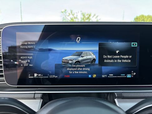 Used 2025 Mercedes-Benz GLE 350 4MATIC image 11