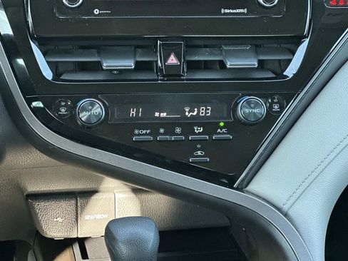 Used 2022 Toyota Camry LE image 13