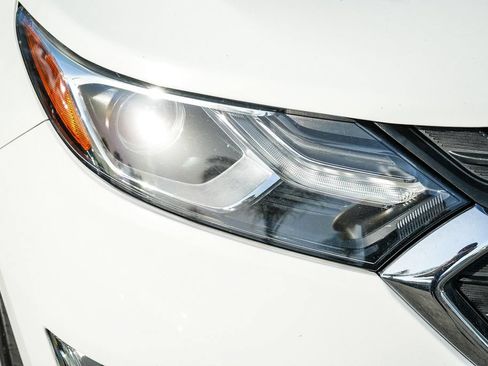 Used 2019 Chevrolet Equinox LS FWD image 8