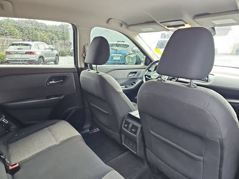 Used 2021 Nissan Rogue SV FWD image 11