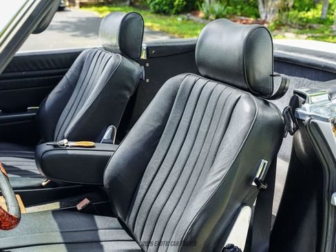 Used 1987 Mercedes-Benz 560 SL image 32
