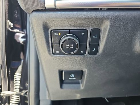 Used 2025 Ford Expedition Platinum AWD/4WD image 24
