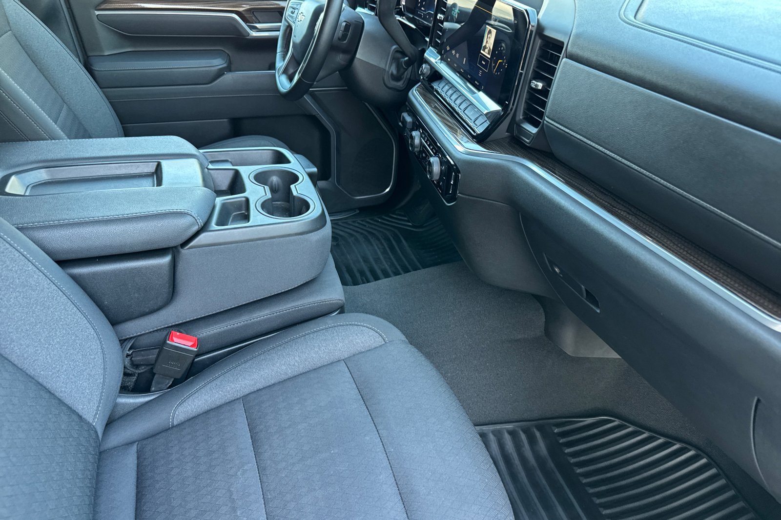 Used 2025 Chevrolet Silverado 2500 LT w/ Convenience Package AWD/4WD image 16