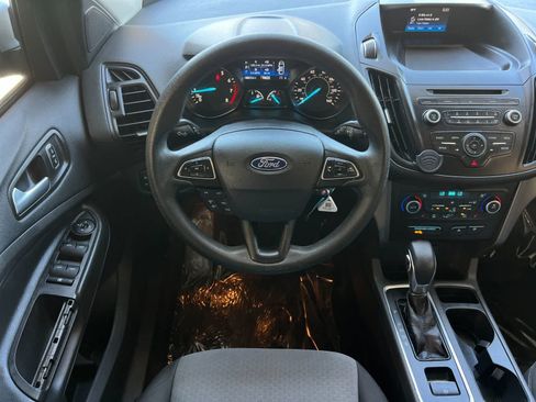Used 2018 Ford Escape SE FWD image 15