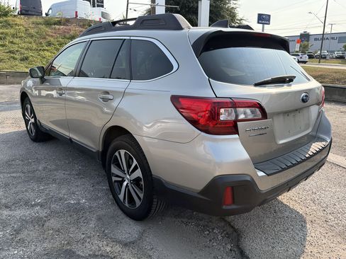 Used 2019 Subaru Outback 2.5i Limited AWD/4WD image 5