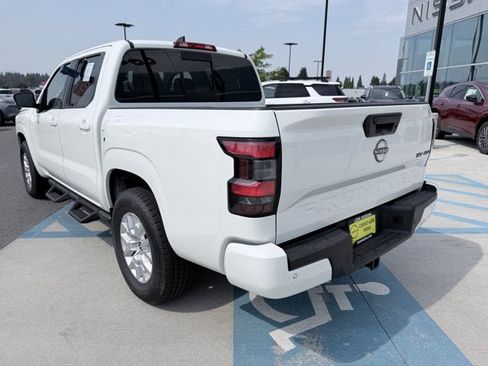 Certified 2022 Nissan Frontier SV AWD/4WD image 6