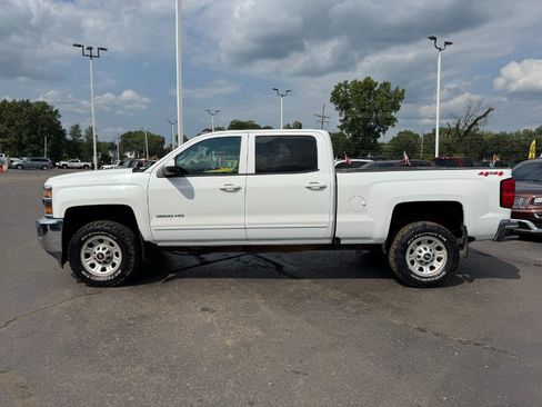 Used 2018 Chevrolet Silverado 2500 LT AWD/4WD image 2