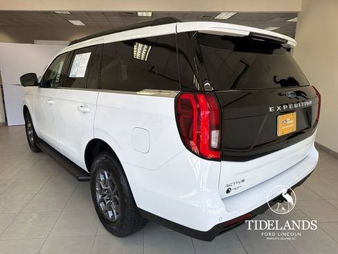 Certified 2025 Ford Expedition Active RWD image 6