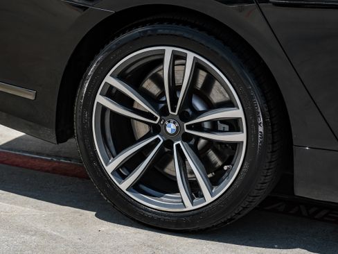 Used 2020 BMW 750i xDrive w/ Executive Package AWD/4WD image 50