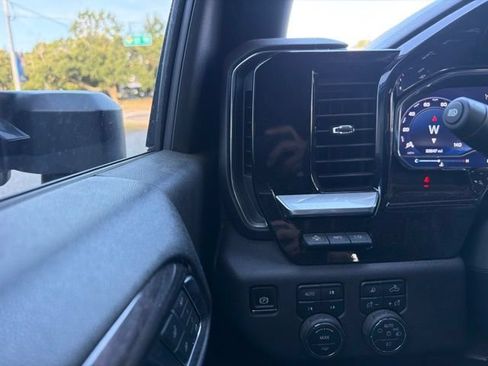Used 2025 Chevrolet Silverado 2500 LTZ w/ LTZ Premium Package AWD/4WD image 11