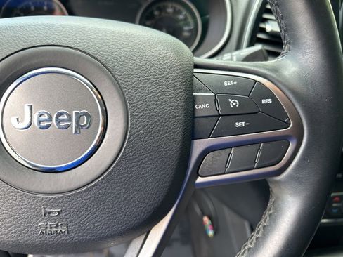 Used 2019 Jeep Cherokee Limited AWD/4WD image 23