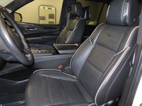 Used 2021 Cadillac Escalade Sport w/ Driver Assist Tech Package image 21