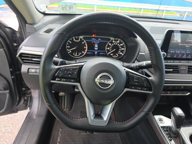 Used 2025 Nissan Altima 2.5 SR FWD image 7