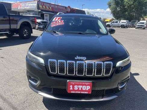 Used 2019 Jeep Cherokee Limited FWD image 2
