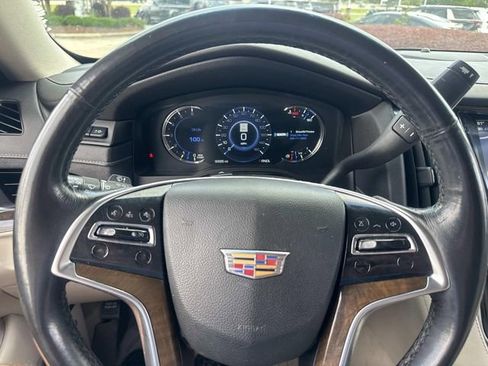 Used 2019 Cadillac Escalade Luxury AWD/4WD image 32