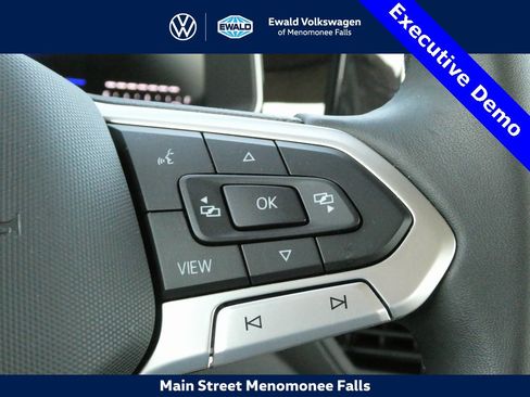 New 2025 Volkswagen Jetta SE image 12
