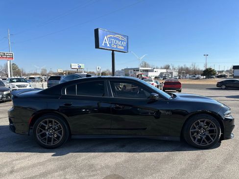 Used 2017 Dodge Charger R/T image 5