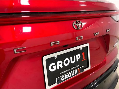 Used 2025 Toyota Crown Signia w/ Advanced Technology Package image 29