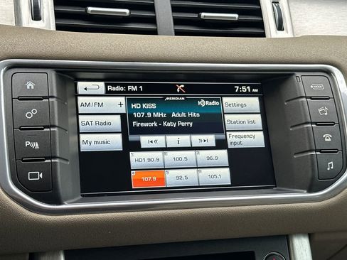 Used 2016 Land Rover Range Rover Evoque SE image 21