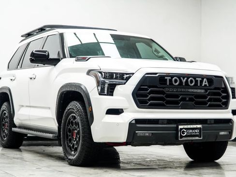 Used 2023 Toyota Sequoia TRD Pro AWD/4WD image 4