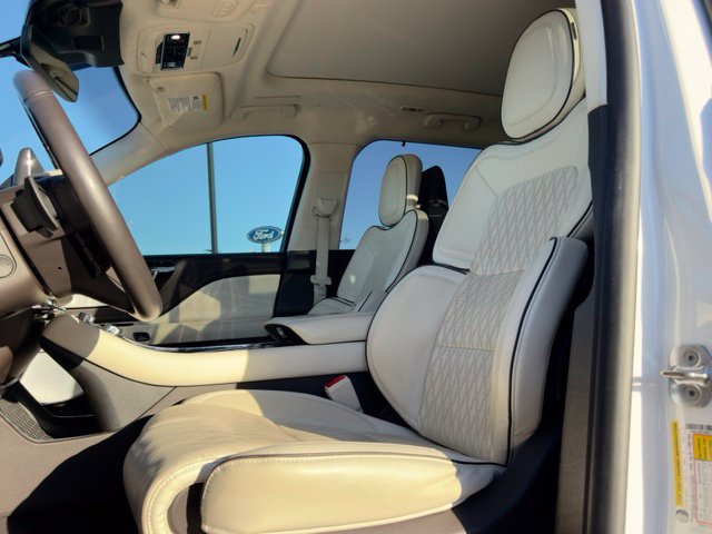 Used 2021 Lincoln Aviator Black Label AWD/4WD image 14