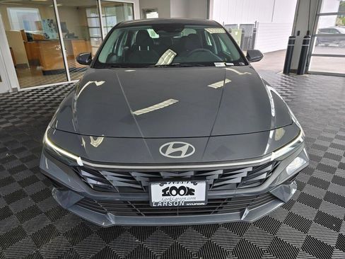 New 2026 Hyundai Elantra Hybrid FWD image 8