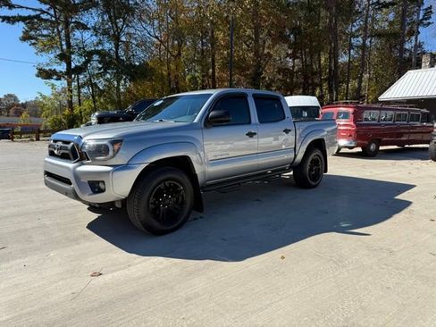 Used 2014 Toyota Tacoma 4x4 Double Cab w/ SR5 Package image 10