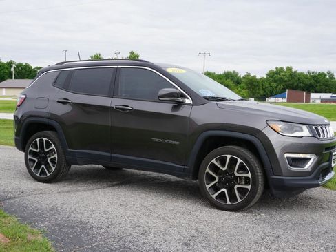 Used 2017 Jeep Compass Limited AWD/4WD image 5