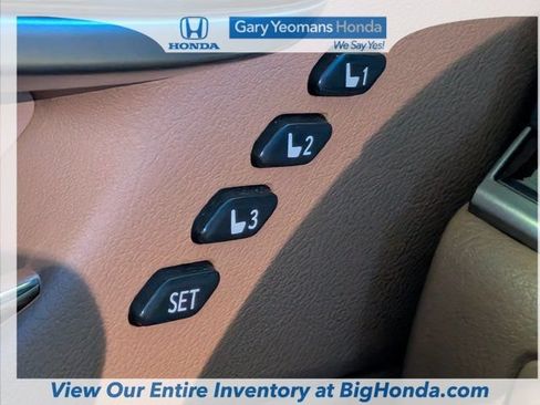 Used 2016 Lexus ES 350 w/ Premium Package w/Wood Trim FWD image 22