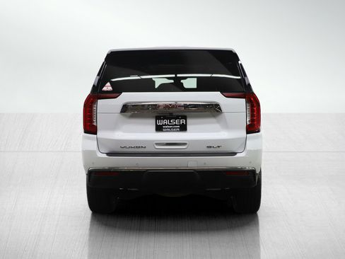 Used 2021 GMC Yukon SLT w/ SLT Premium Package image 4
