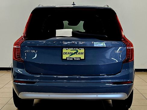 Used 2022 Volvo XC90 T6 Momentum w/ Climate Package image 6