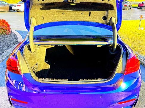 Used 2020 BMW M4 CS w/ Executive Package image 24