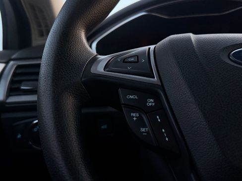 Used 2019 Ford Fusion SE FWD image 31