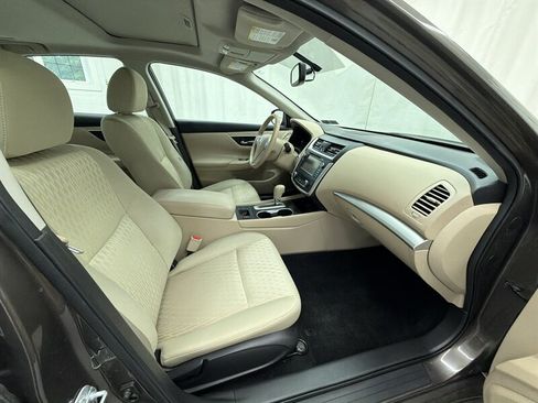 Used 2016 Nissan Altima 2.5 SV w/ Convenience Package FWD image 13