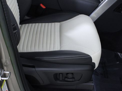 Used 2023 Land Rover Discovery S R-Dynamic image 15