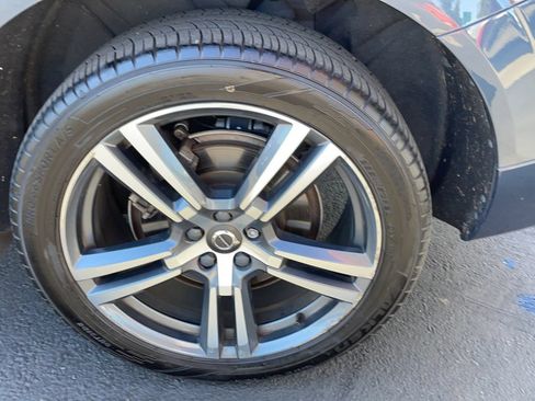Used 2018 Volvo XC60 T6 Momentum w/ Convenience Package AWD/4WD image 46