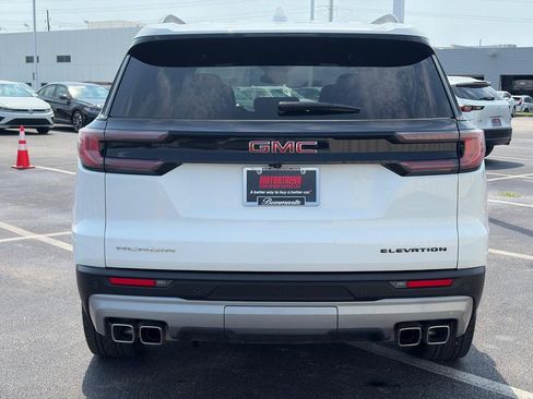 Used 2024 GMC Acadia Elevation w/ Luxury Package FWD image 6