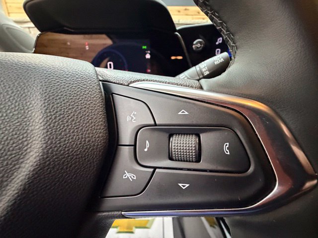 Used 2025 Chevrolet Trax ACTIV w/ Driver Confidence Package FWD image 25