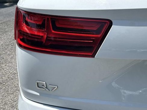 Used 2018 Audi Q7 2.0T Premium Plus AWD/4WD image 12
