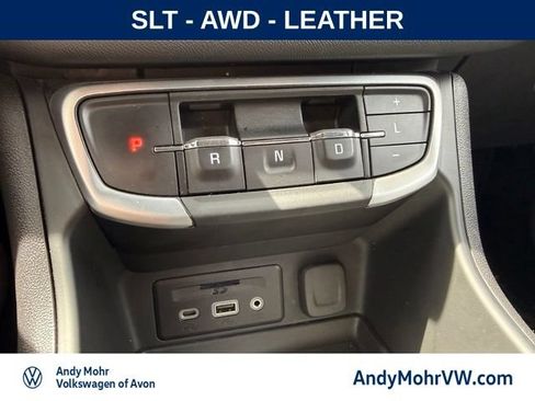 Used 2024 GMC Terrain SLT AWD/4WD image 29