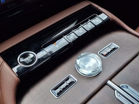 New 2026 Lincoln Navigator L Reserve AWD/4WD image 14
